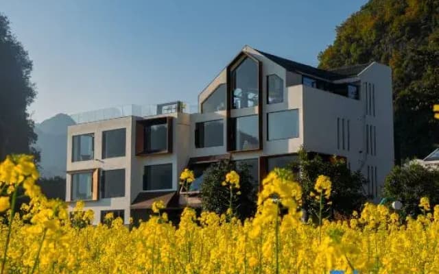 Shiwu · EverHill Onsen Retreat