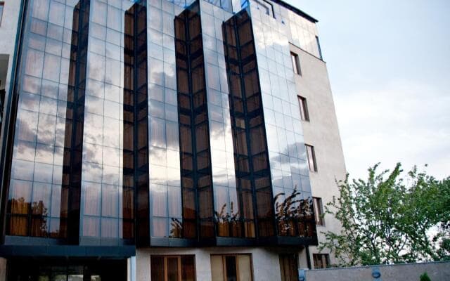 Canyon Hills Hotel (Каньон Хиллз)