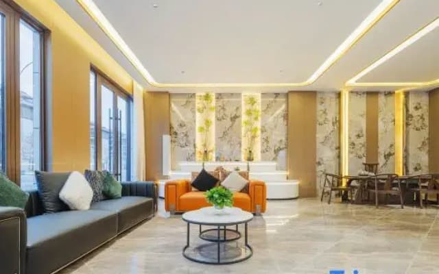 Tekes Rezen Mingyu Hotel (Bagua Cheng Taiji Tan)