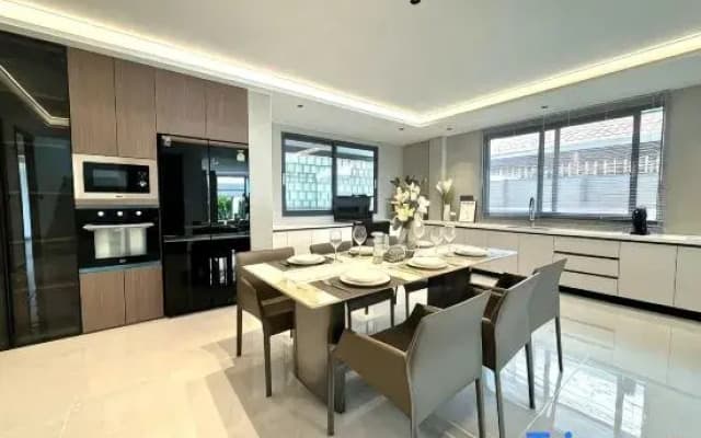 NEW Luxury 6BR Pool Villa Pattaya, 10mn Walking St
