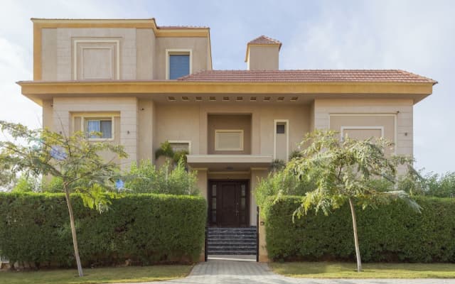 ALSAWAH Grand Palace at Sheikh Zayed - 6BR, Pool & Private Garden