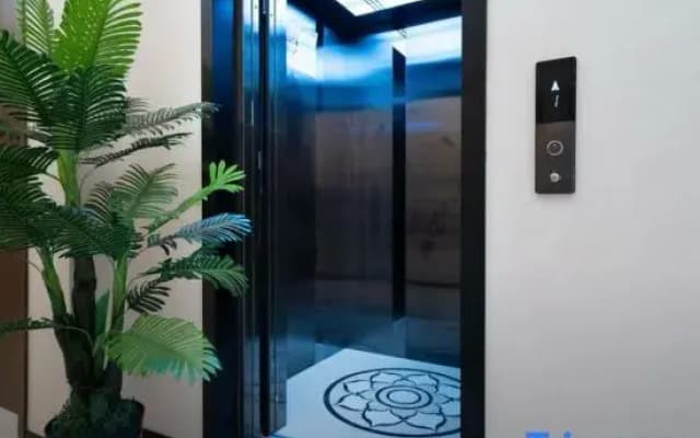 Misty Yunshan Villa · Private Hot Spring & Creek Inn (Anji Canyon Rafting)