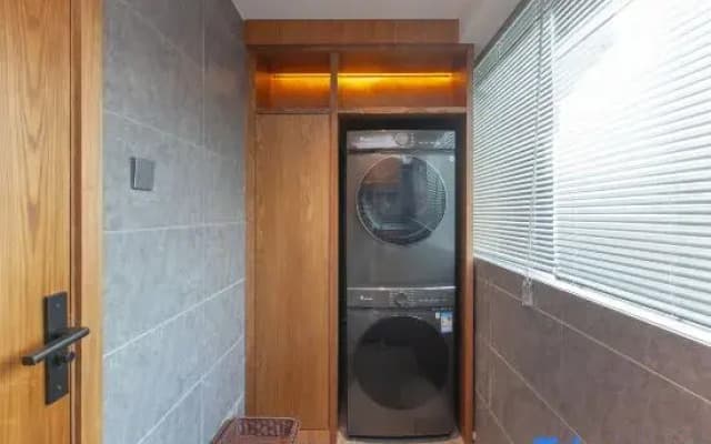 James Joyce Coffetel Hotel (Xiangyang Ancient City Tanxi Road)