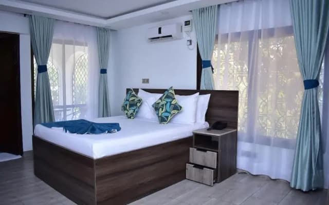 makaazi hotel Nyali