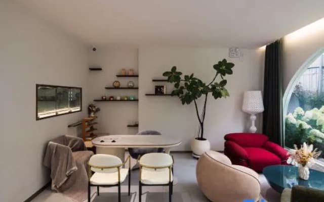 Xingye French Touch | Hillside Sunset Seaview Designer Resort Hotel (Dali Erhai)