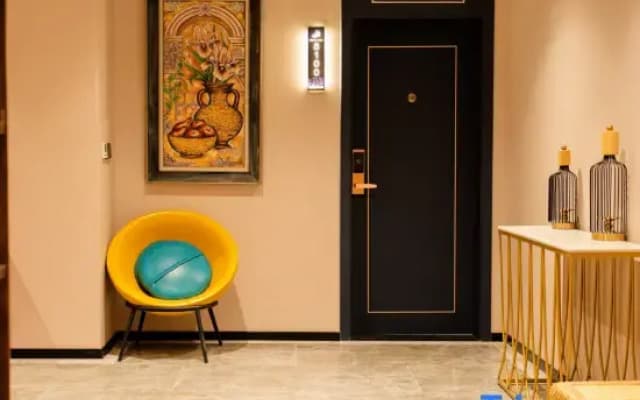 Knight's Residence · Premium Design Hotel (Chongqing Guanyinqiao Pedestrian Street)