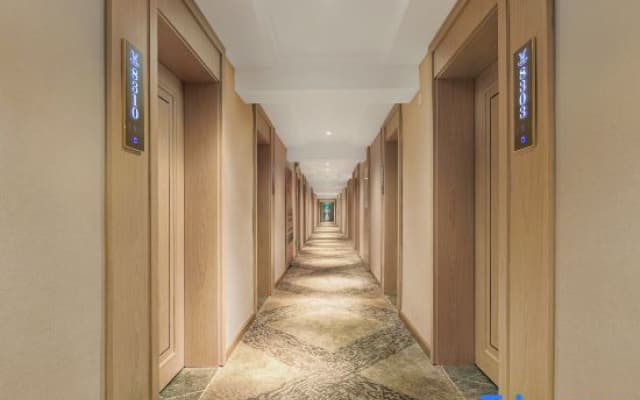 Vienna Hotel（Lianyuan Stadium Store）