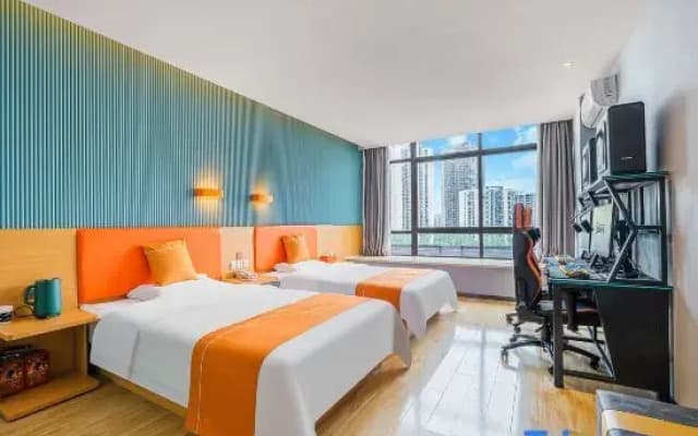 XingFeng E-sports Hotel (Chongqing West Railway Station Ba Guocheng Branch)