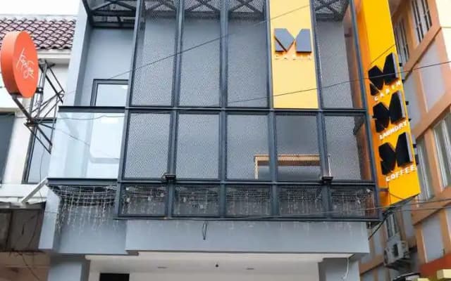 M Cabin Karawaci
