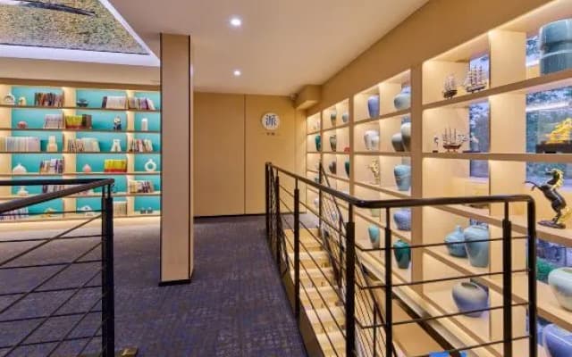GINLAN JIA Chongwen Impression Hotel (Nantong University Town Yuanyong Plaza)
