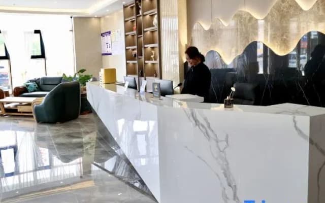 LiJin Holiday Hotel