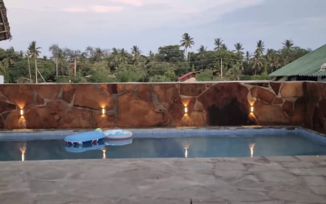 Luxurious 4-bedroom House With Private Pool in Kikambala