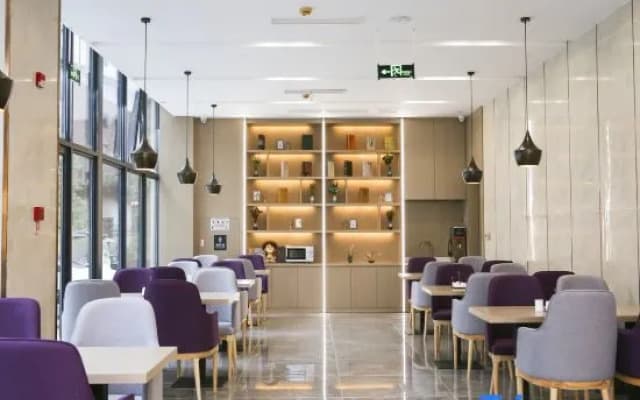 Lifeng Impression Hotel (Peng'an Yipin World Branch)