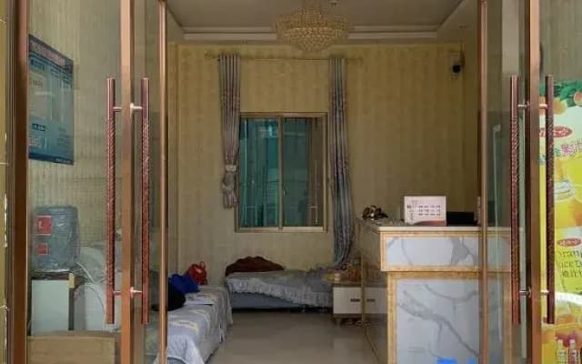 Mengzi Huaxi Hotel