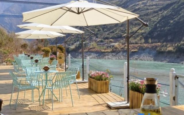 Lulin Mountain Villa Homestay (Shangri-La Tiger Leaping Gorge Scenic Area Branch)