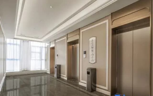 Vienna International Hotel(Zhoukou Wanguo Car World Store)