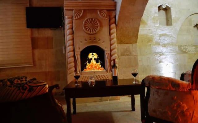Family Cave Suites Hotel
