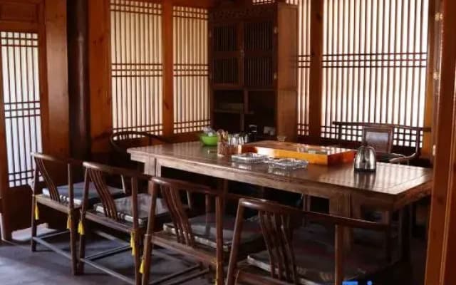 Ban Yin·Silkworm Mulberry Bureau Homestay (Jianchuan Ancient Town Branch)