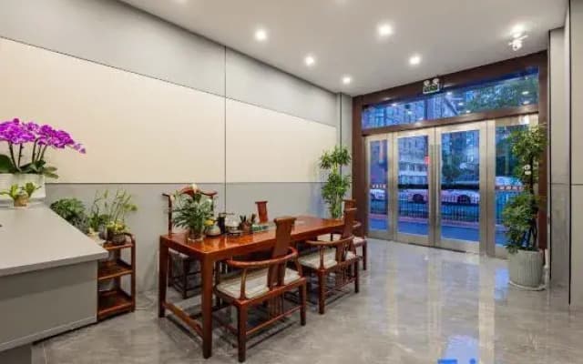 Ningbo Boman Hotel (Beilun Honglian Subway Station)