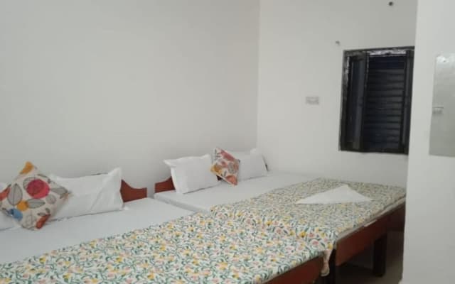 Hotel shivdev