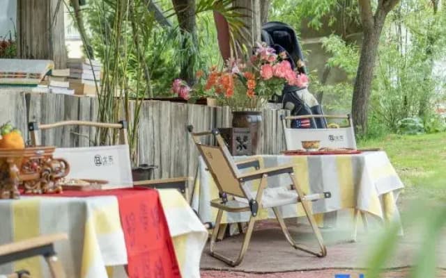 Yunxian Chinese Inn Homestay