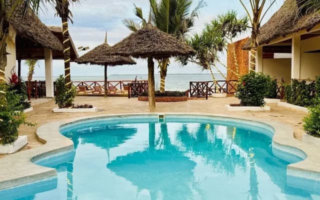 Moya Beach Hotel