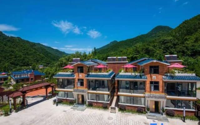 Liuba Zibai Kangyang Hotel
