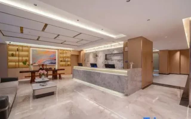 Jianshui Home Inn UP Huayi Collection Hotel (Jianshui High-Speed Railway Station Passenger Station)