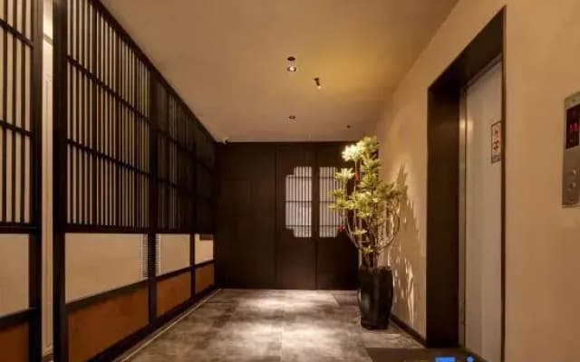 Huajian Yongning Tea-themed Stay (Xi'an City Wall South Gate Yongningmen Subway Station)