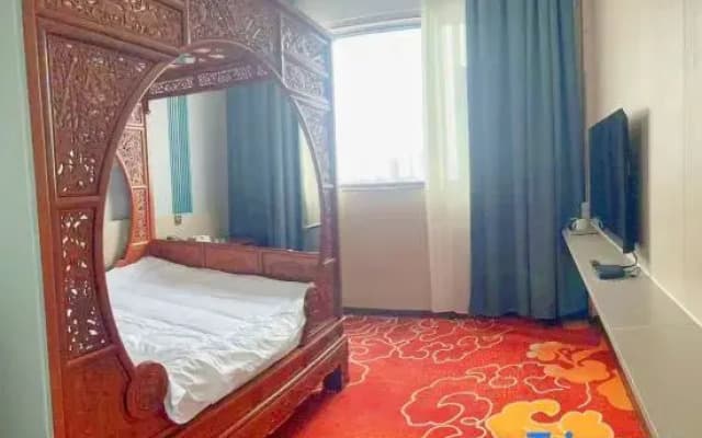 Qunhao International Hotel (Nanyang Xuefeng Middle Road Wolong Park Branch)
