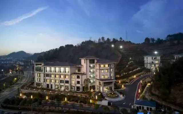 Yinquanju Hotel (Qianguqing)