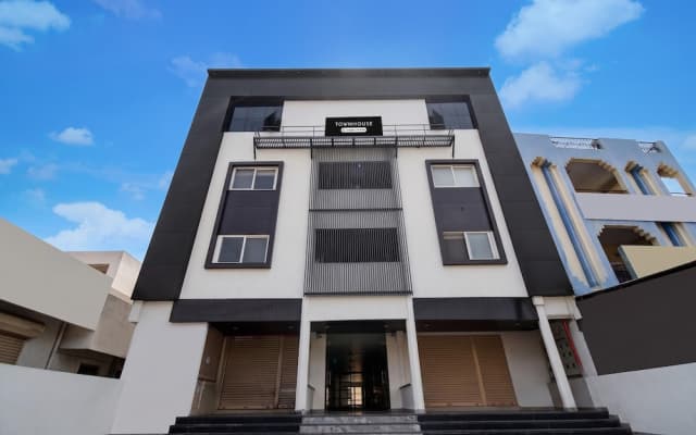 Townhouse Kurnool Bus Terminal