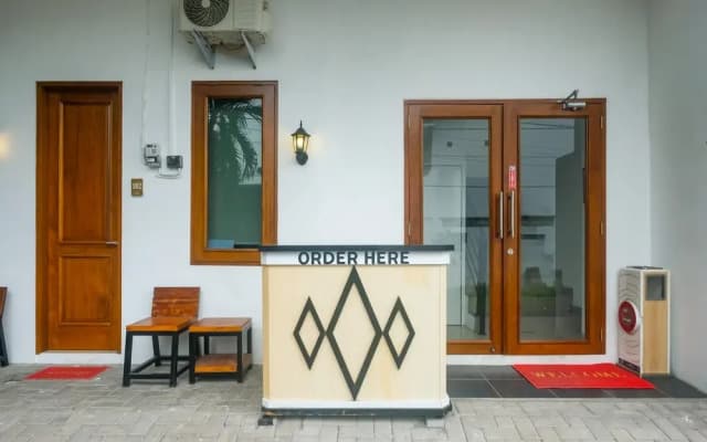 RedDoorz near Simpang Lima Semarang