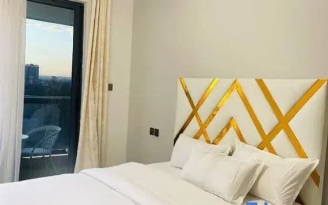 Skyview 3Br all ensuite3balconies Netfix Gym