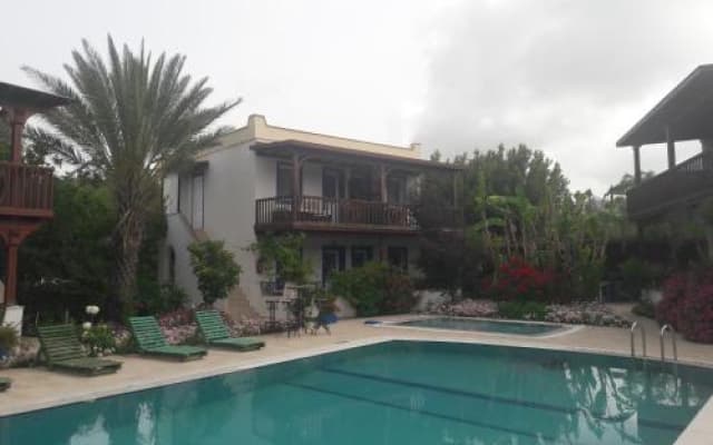 Paradise Garden Gumusluk Evleri