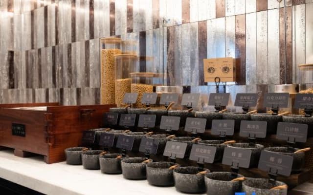 Chengdu Qingbaijiang Wanda Culture and Sports Center Atour X Hotel