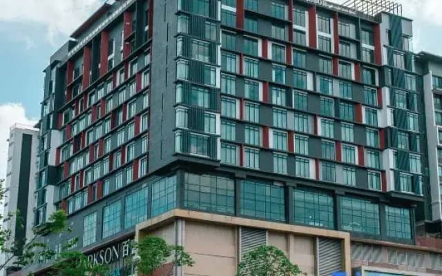The Everly Lhesson Kuching