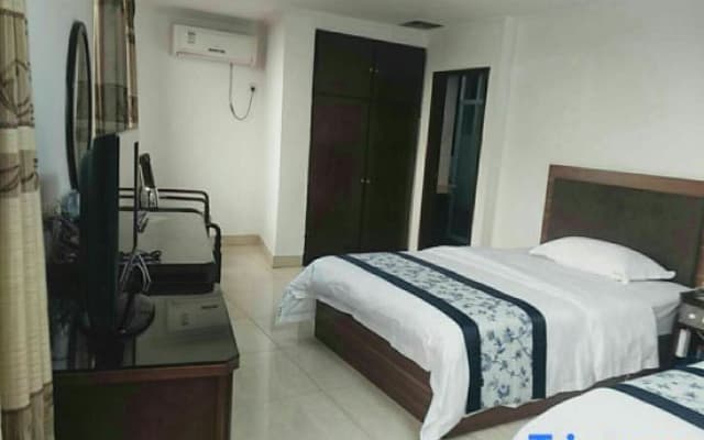 Foshan Huayue Holiday Hotel (Lunjiao Subway Station)