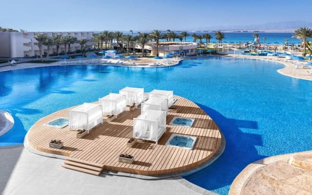 Курортный отель The V Luxury Resort Sahl Hasheesh