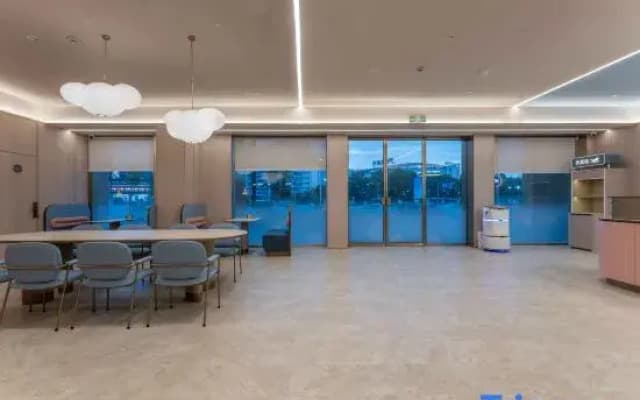 HanTing Hotel (Yiwu Global Digital Trade Center Zhejiang University Fourth Affiliated Hospital)