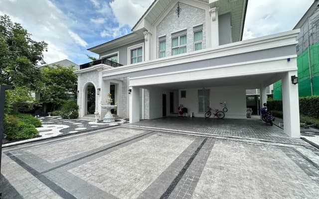 House Near Suvarnabhumi Airport