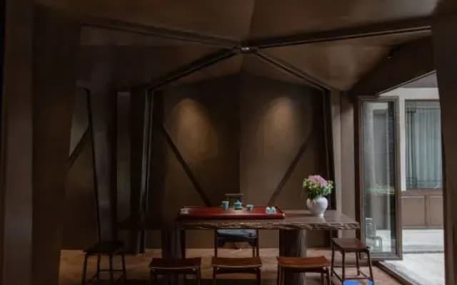 Jinghe·Spring Mountain in View Coffee Resort Homestay (Lijiang Ancient Town Mu Mansion Branch)