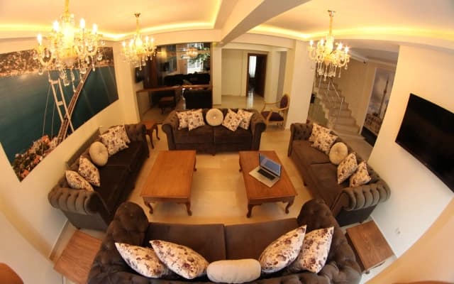 Elite Dumanlar, Istanbul