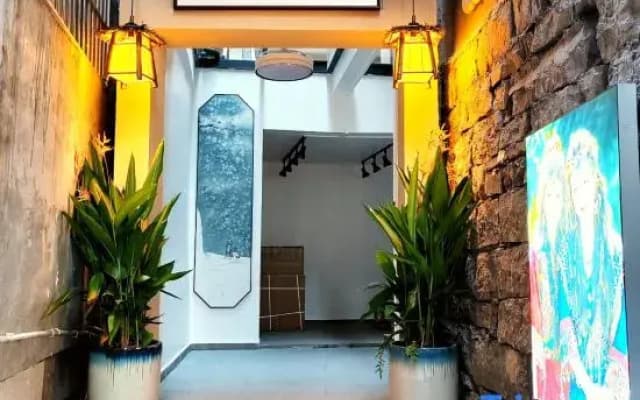 Jingsu Menglan Chunxiao Designer Courtyard Villa (Phoenix Ancient City Range Rover Station Store)