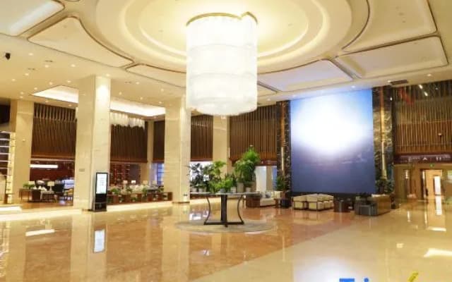 Zhongzhou Huayue Hotel