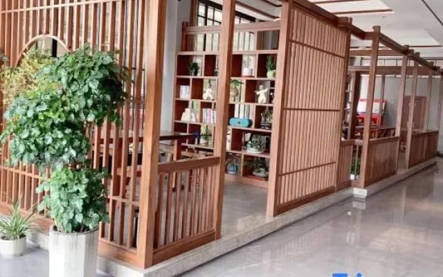 Shiguang Hanshe Hotel (Yiwu Railway Station Airport Branch)
