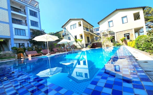 Sunny Shore Resort
