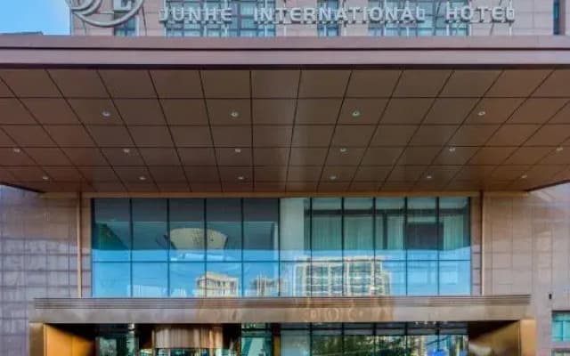 Jun He International Hotel