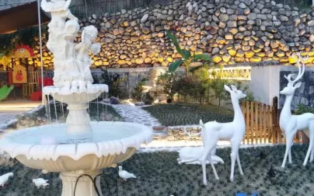 Yan's Courtyard