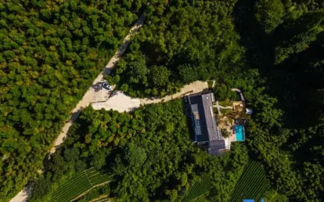 YoLo Qingdie Wu·Linya Yunshu B&B